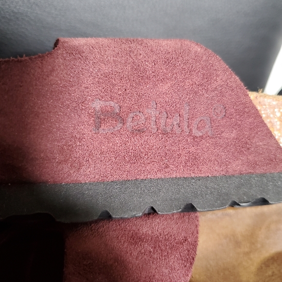 🚫SOLD🚫Betula by Birkenstock Arizona Sandals Maroon - Picture 5 of 8